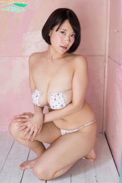 厨房春潮她含她的乳第一章