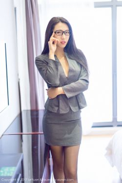 男人脱女人的衣服